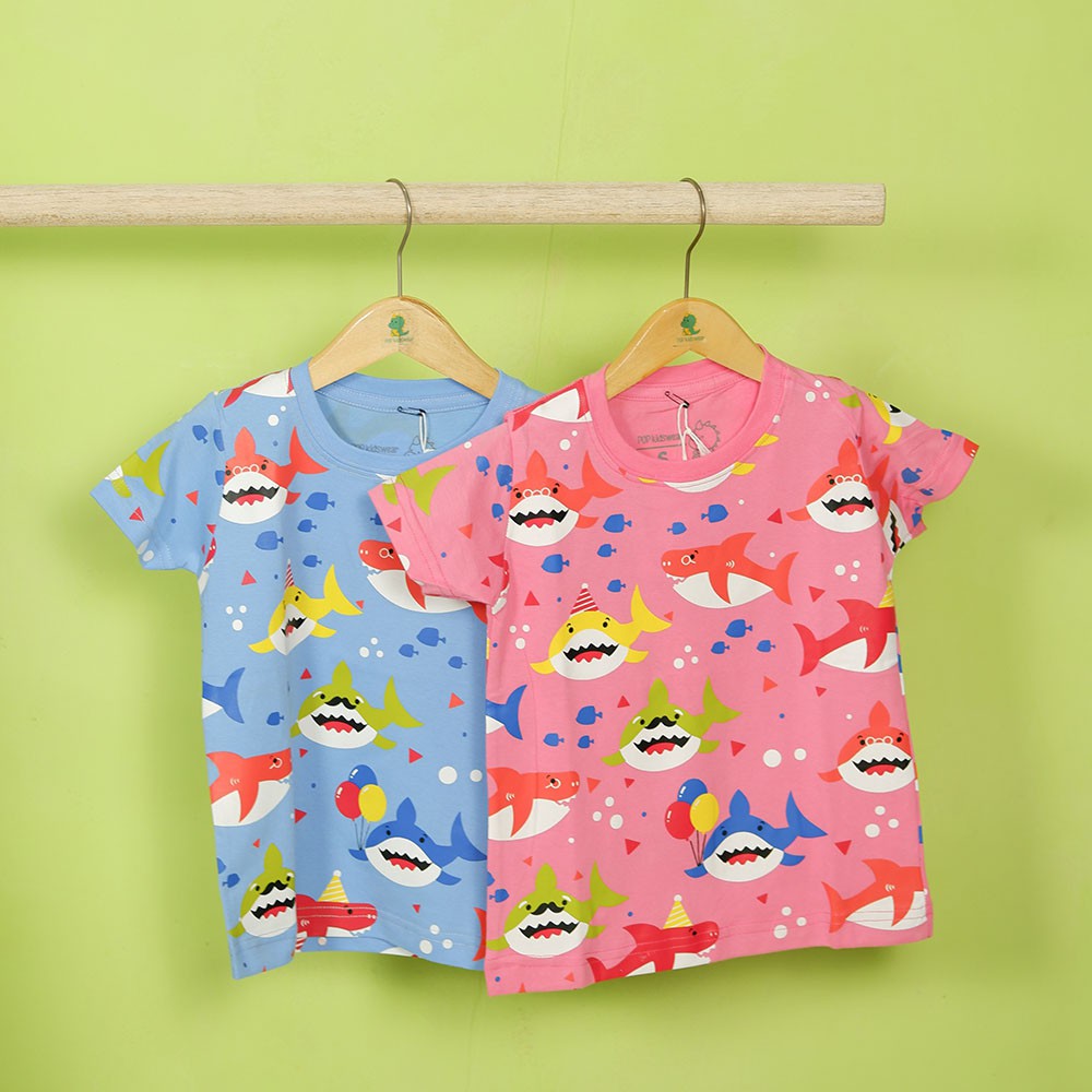 

Pop Kidswear Party Shark tee - kaos anak baby shark pink biru unisex laki perempuan boy girl