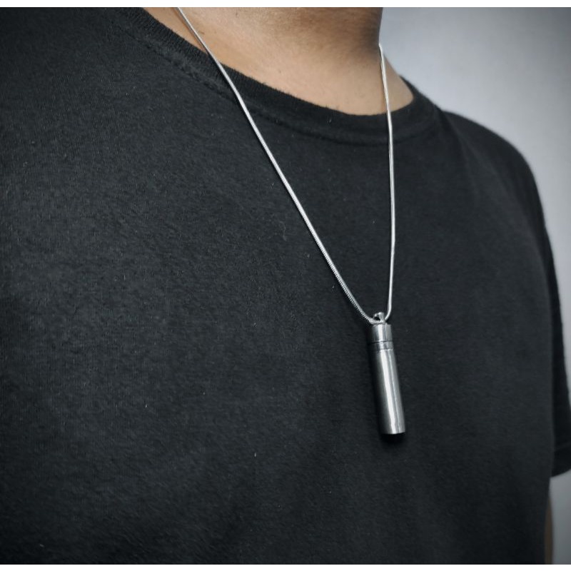 KALUNG TITANIUM LIONTIN TABUNG TERBARU PRIA DAN WANITA ANTI KARAT TERLARIS