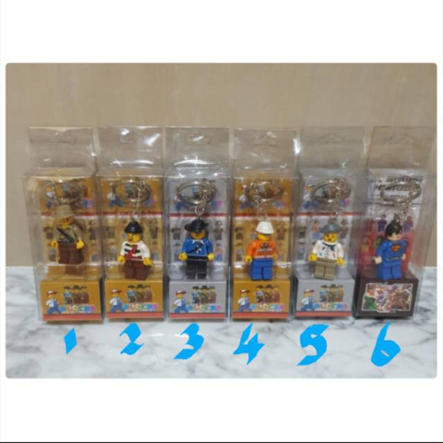 Gantungan kunci lego