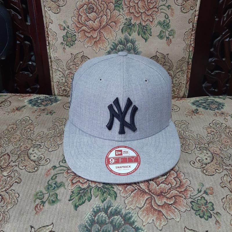 Topi Snapback New Era NY Yankees Original Second Branded Bekas