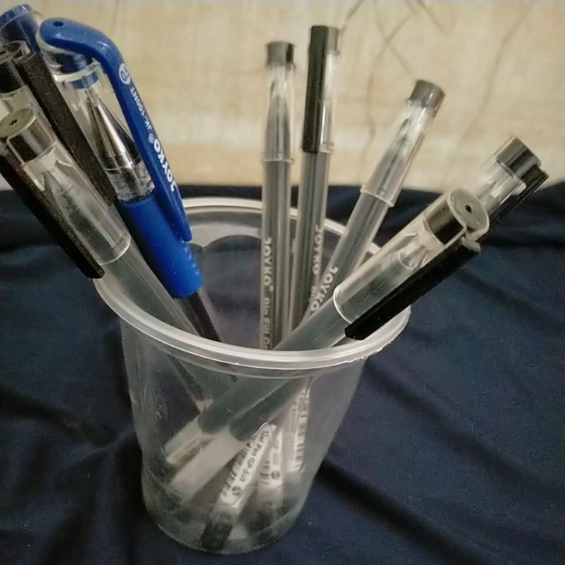 

BOLPOIN GEL JOYKO (HITAM)