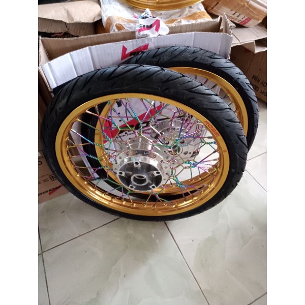 velg paketan Vixion new/old stel kepang ring 17 plus ban