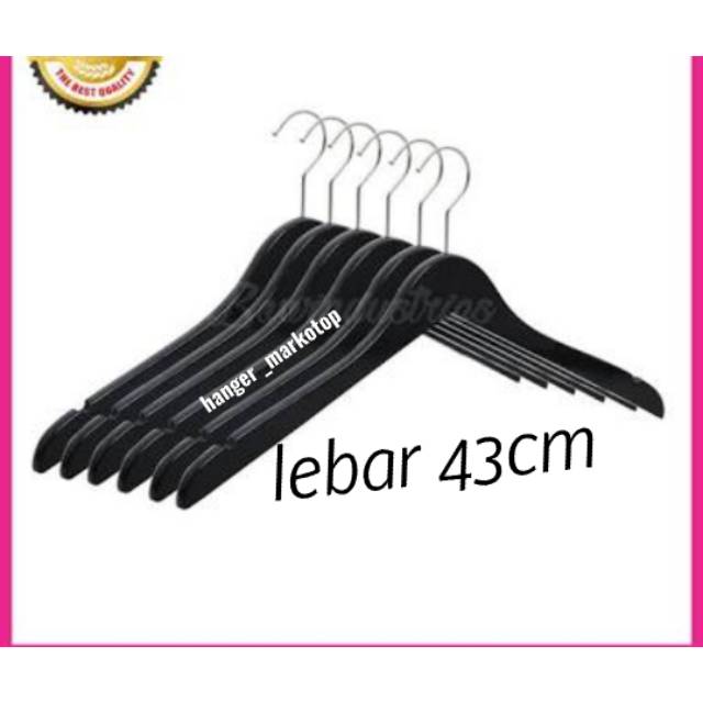 Hanger kayu warna hitam