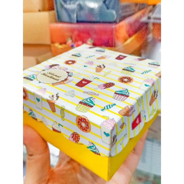 

Dus Imut Selamat Menikmati 9.5cm x 9.5cm x 5cm
