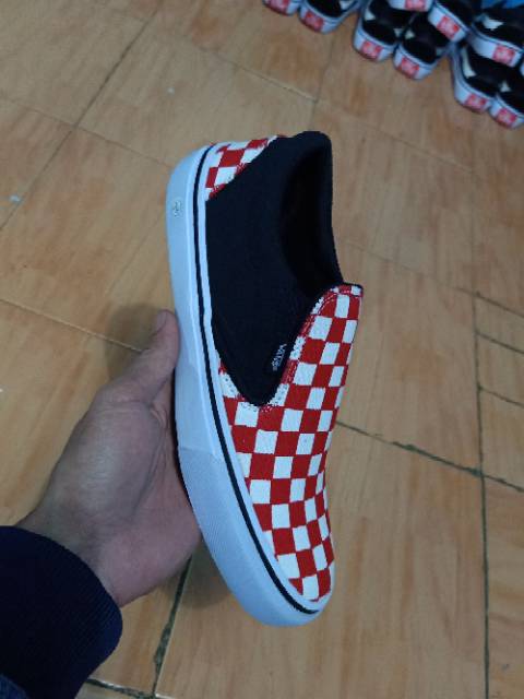 Sepatu slip on catur