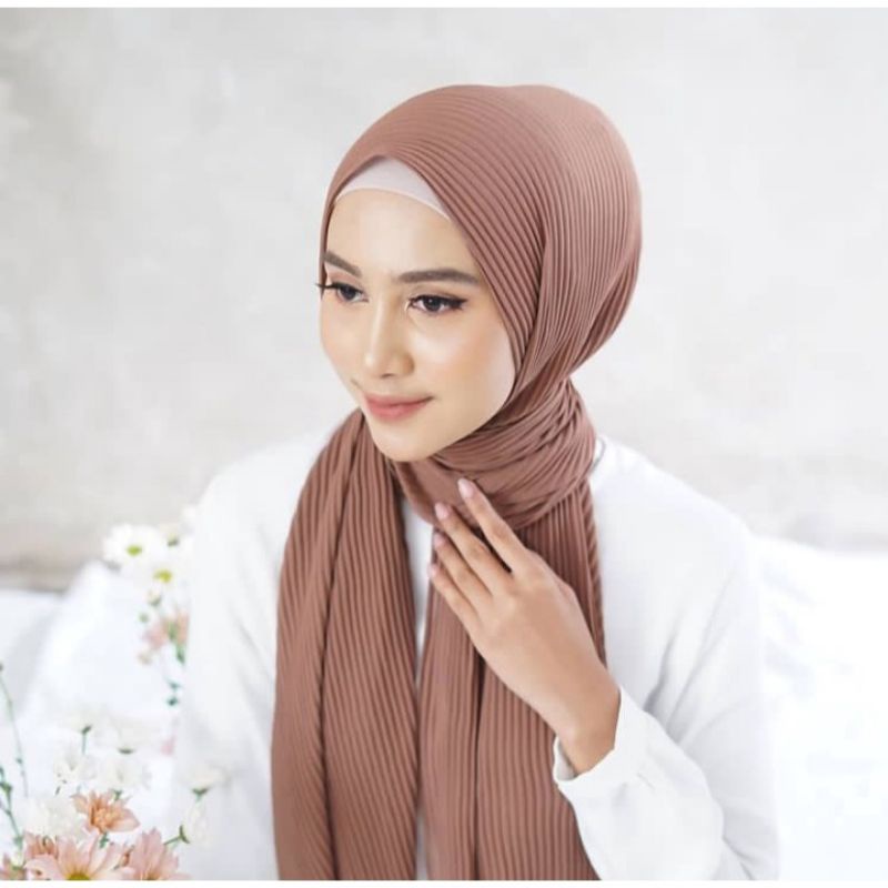 HIJAB WANITA PASHMINA PLISKET HYGET VYLI-115Variasi：RANDOM WARNA, HITAM, NAVY, ABU DARK GREY, MAROON