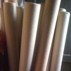 

Gulungan ( paper corn ) untuk packingan karpet lantai Lebar 1.2m, 1.5 & 2m