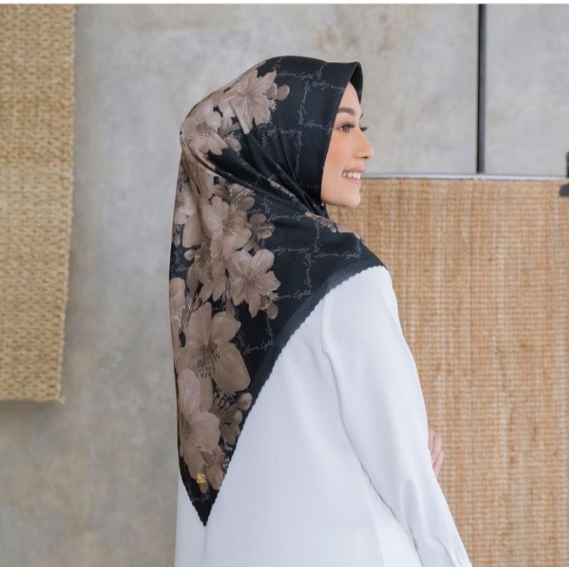 Em3 Scarf, GROSIR HIJAB SEGIEMPAT VOAL PREMIUM MOTIF TERLARIS INJI BIG FLOWER LASERCUT-3