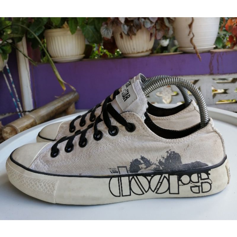 Converse The Doors second
