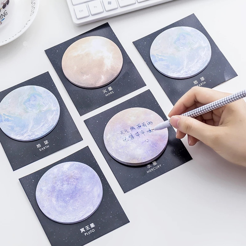 3 Pcs Sticky Notes Memo Pad Mini Bentuk Bulat Motif Planet Untuk Ruang Kelas Sekolah Kantor