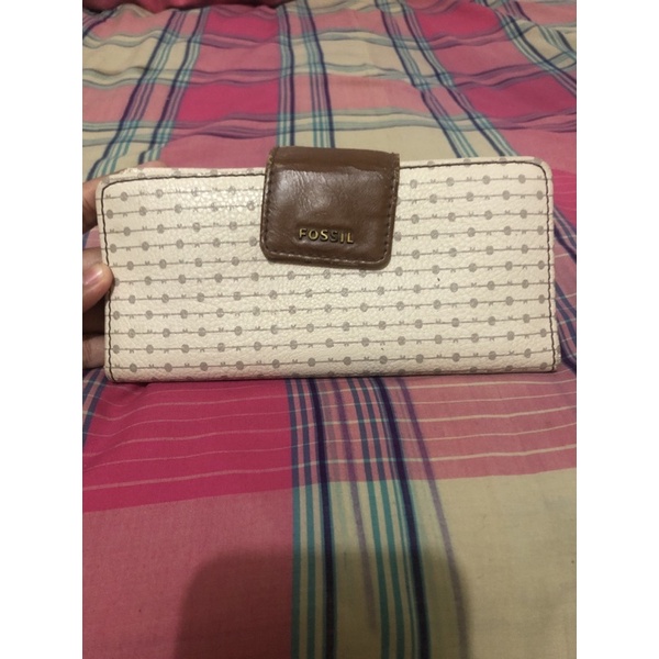 PRELOVED DOMPET FOSSIL