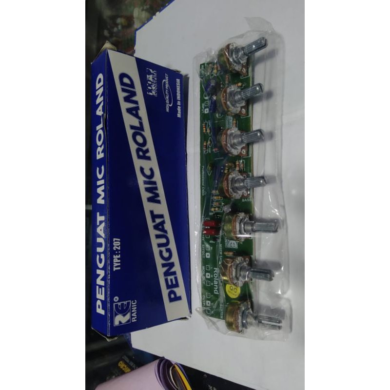 penguat mic Roland