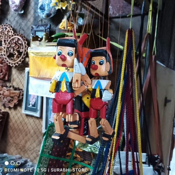 ,,,,,,,] Boneka kayu pinokio digantung