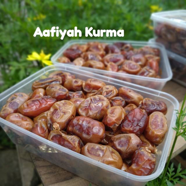 

Kurma Asli Arab. Lembut & Enak Nagihi.