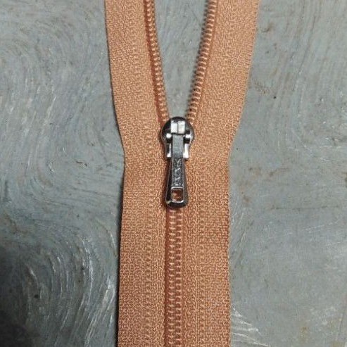 Resleting YKK 15 cm Coklat Muda