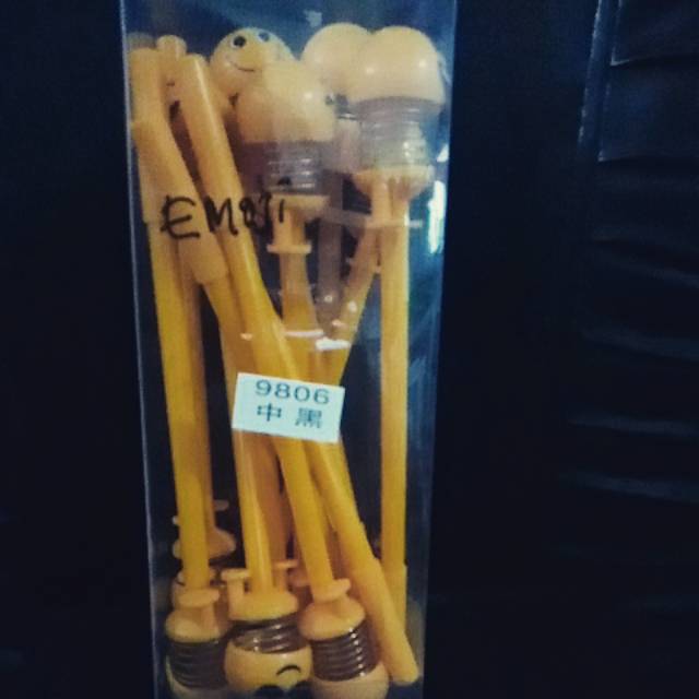 

Pulpen emoji lucu