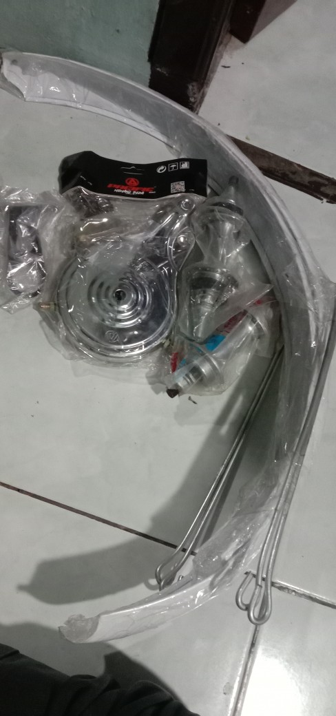 Hanger/tempat Dudukan Keranjang Sepeda