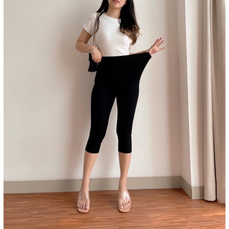 ( GROSIR MIN 6PCS ) LEGGING PENDEK HW /LEGGING HOTPANT HIGH WAIST / LEGGING PENDEK SIZE SLIM  / LEGGING SHORTPANTS POLOS WANITA / LEGGING DALEMAN IMPORT / LEGGING PENDEK 35 CM / LEGGING SHORTPANTS IMPORT TEBAL SUPER MELAR