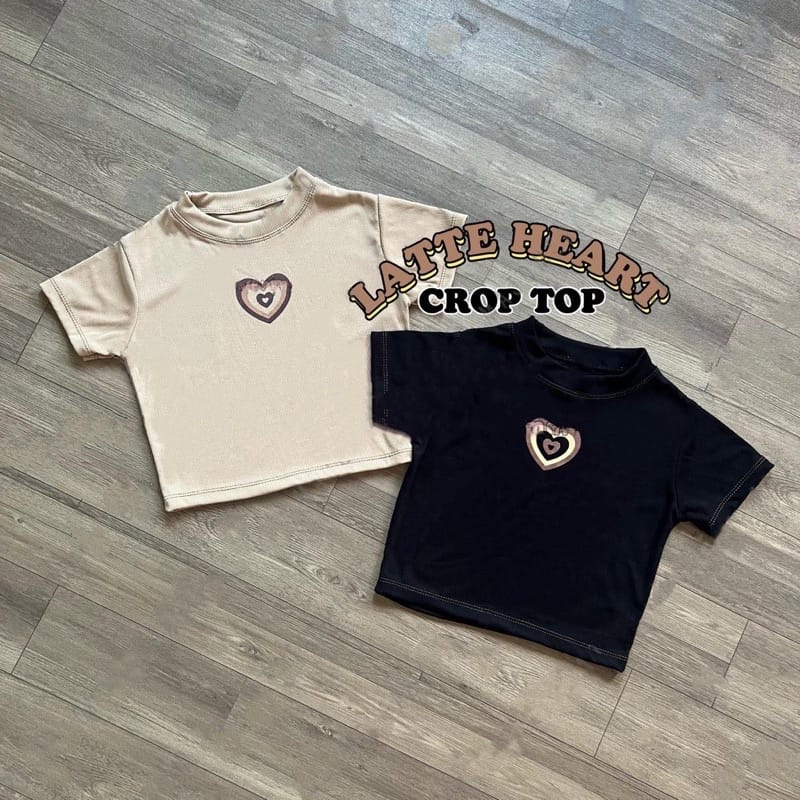 AFI - EC - Kaos Latte Heart Love Crop Top (LD 88, P 40)