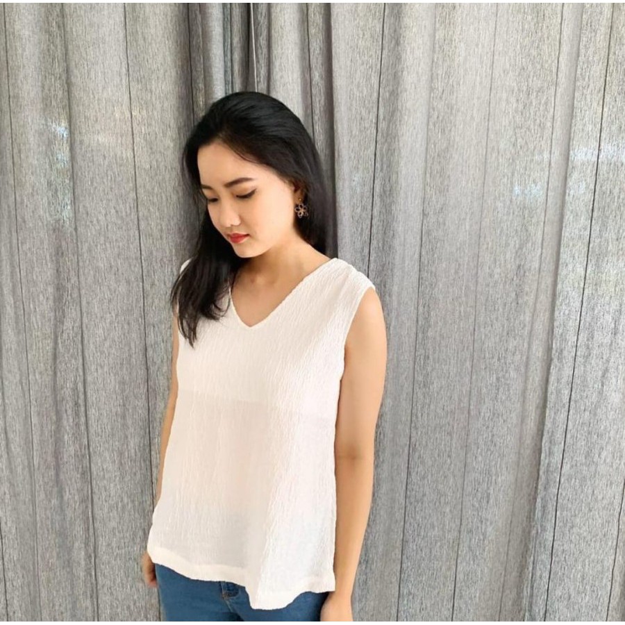 Baju Atasan Casual Trendy Collete Top in White