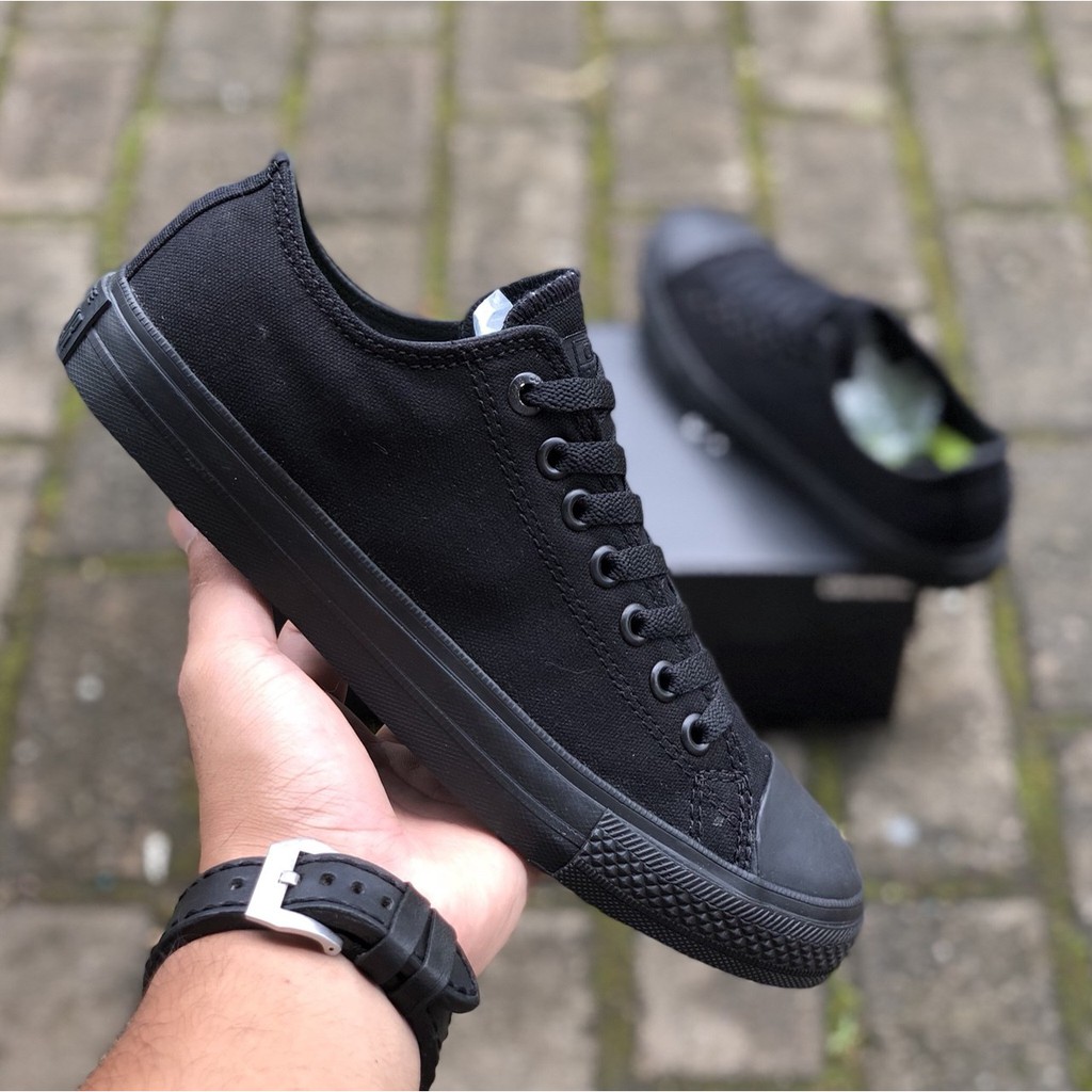 converse all black low