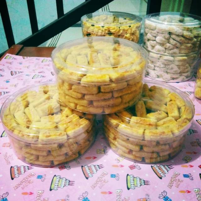 

Kue Kering Kastengel Keju