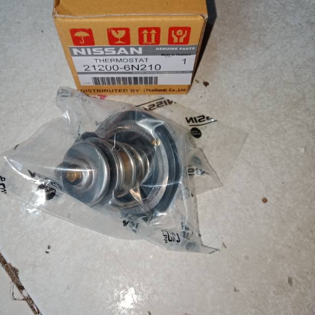 Thermostat Nissan Xtrail T30 Serena C24