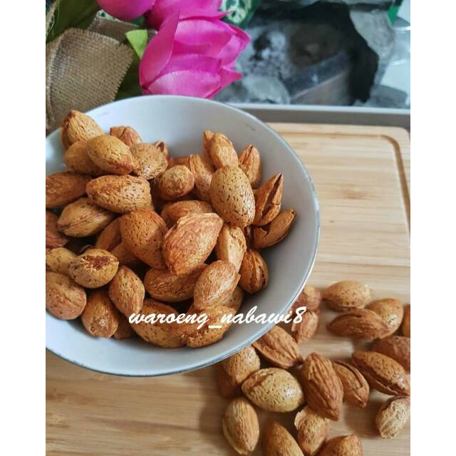 

Almond Panggang susu /almond panggang kulit 500gr