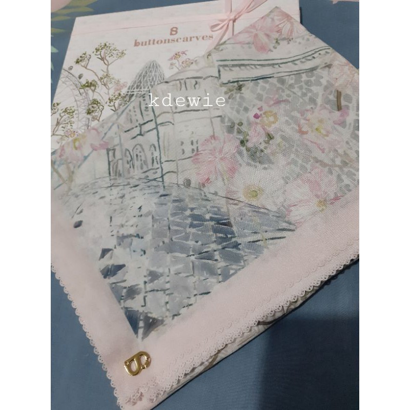 Preloved BUTTONSCARVES BRITISH WHITE