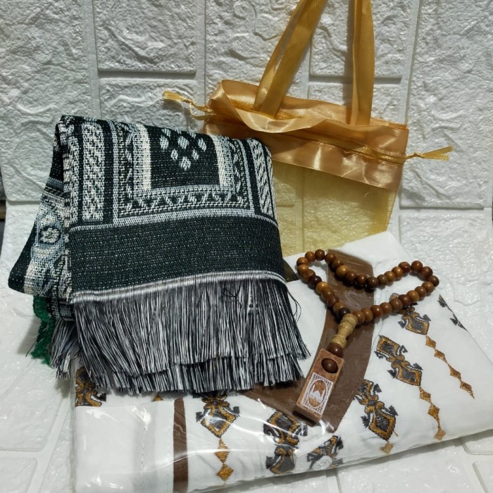 Souvenir Tahlilan Haji &amp; Umroh Haul Koko Sajadah Tasbih &amp; Tas Tile/Harga Grosir/Bisa Bayar Di tempat