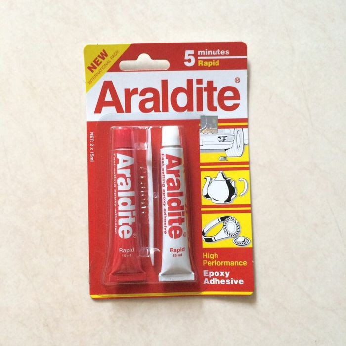 

Lem Epoxy besi Araldite Rapid 5 Menit merah ESIN+HARDENER ADHESIVE