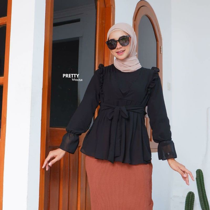 BLOUSE CERUTY DEALOVA | TARTAN MIZU | LUCIA WOLFIS | PRETTY RUFFLE BLOUSE-PRETTY BLACK