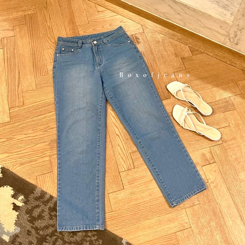 Boxofjeans - STRAIGHT Boyfriend Jeans - LIGHT DENIM