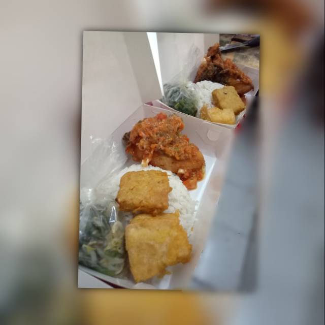 

Paket Nasi Ayam
