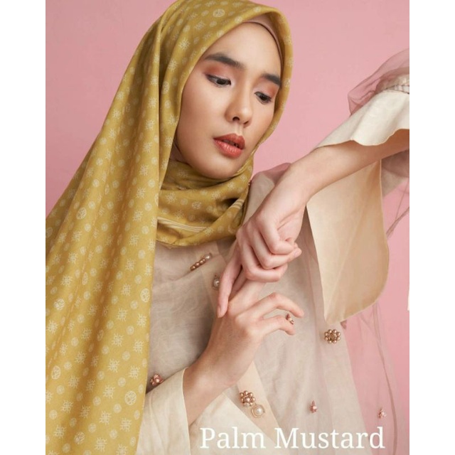 Ria Miranda Nara monogram scarf