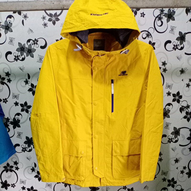 Thrift Jaket Outdoor Branded New Balance Preloved