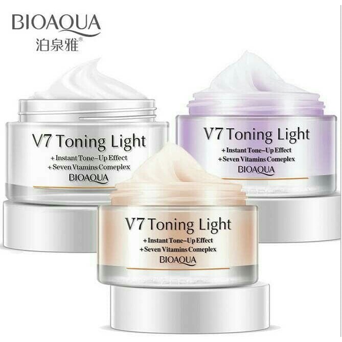 Promo Terlaris bioaqua v7 whitening toning light cream. cream pemutih wajah - TKG238804342