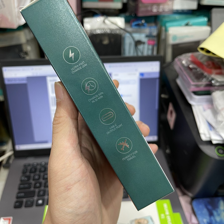 Charger mobil dan motor quick charging 3.0 3 in 1 2 usb port and 1 type-c port