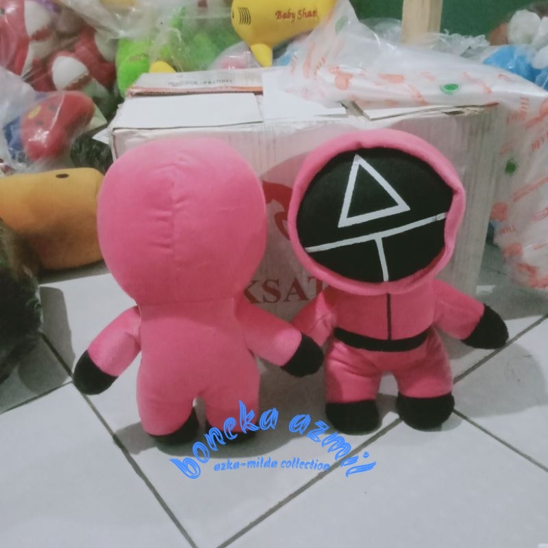 Boneka squid game size m ukuran 32 cm