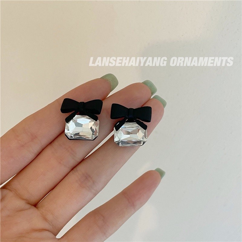 Baru studs-rasa anting-anting wanita modis hitam busur tertanam Berlian Korea temperamen ins sederha