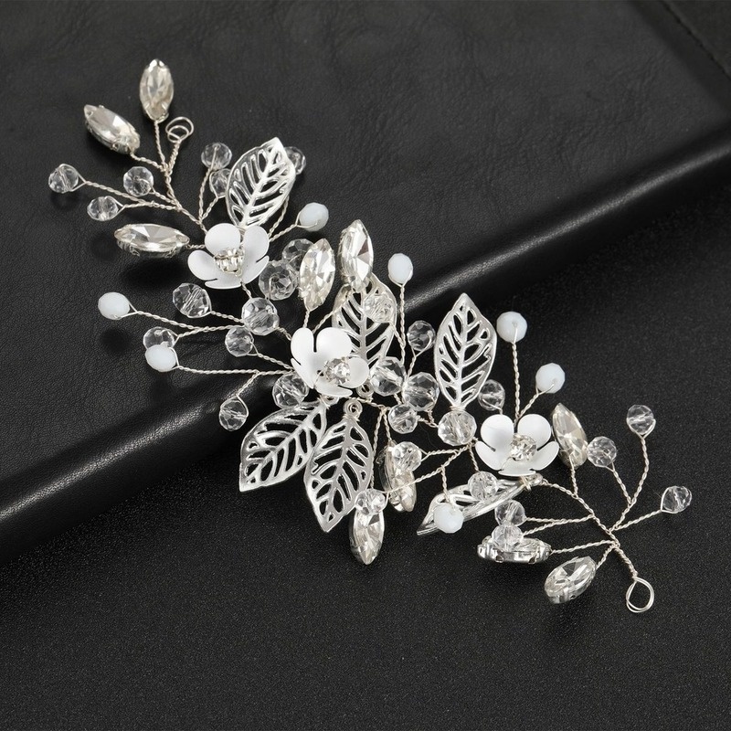 Hiasan Kepala Bentuk Bunga Daun Putih Aksen Mutiara Kristal Handmade
