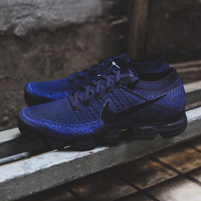 midnight blue vapormax plus