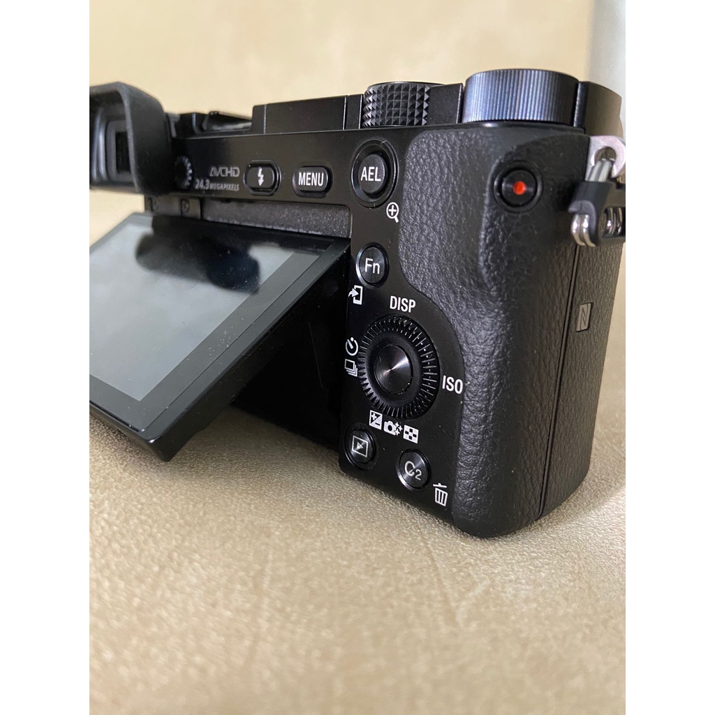 SONY A6000 LIKE NEW SC 2000an