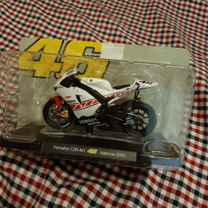 DIECAST DIECAST MINIATUR MOTOGP LEO MODELS VALENTINO ROSSI 2005 VALENCIA PENGIRIMAN CEPAT