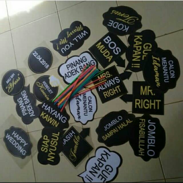 

Stiker selfi atau buble talk pernikahan keren