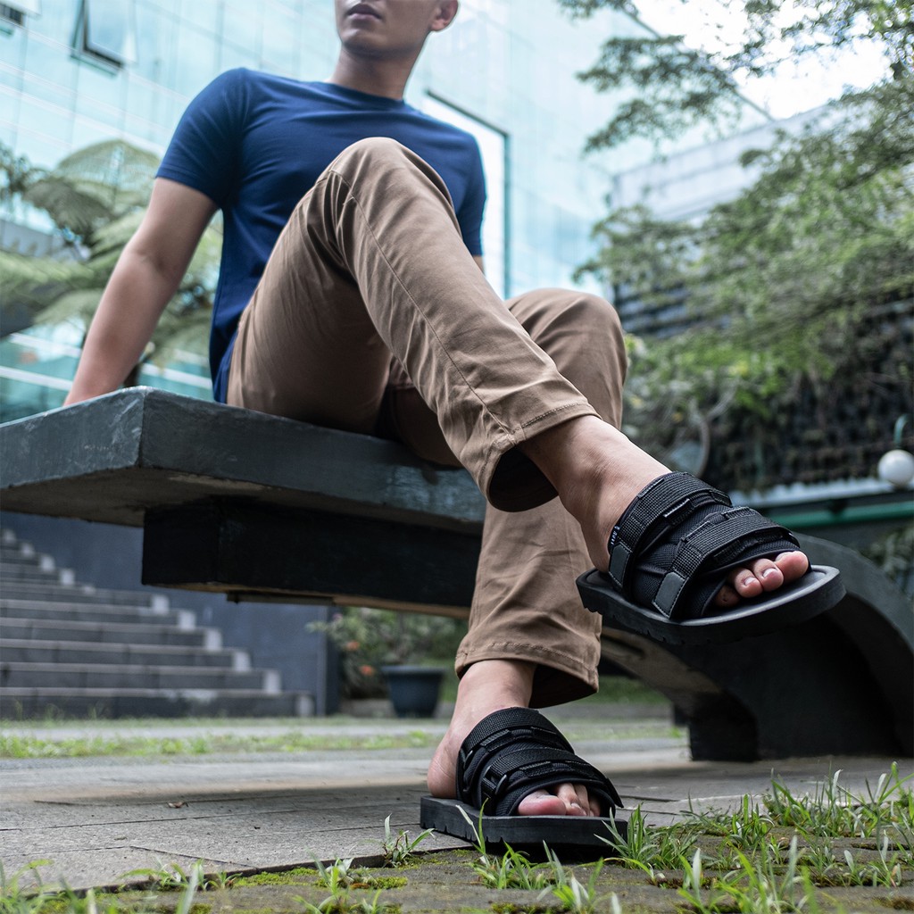 Almo Black | Sendal Gunung Hitam Original Santai Kasual Pria Lokal Sandal Footwear New | FORIND Jack