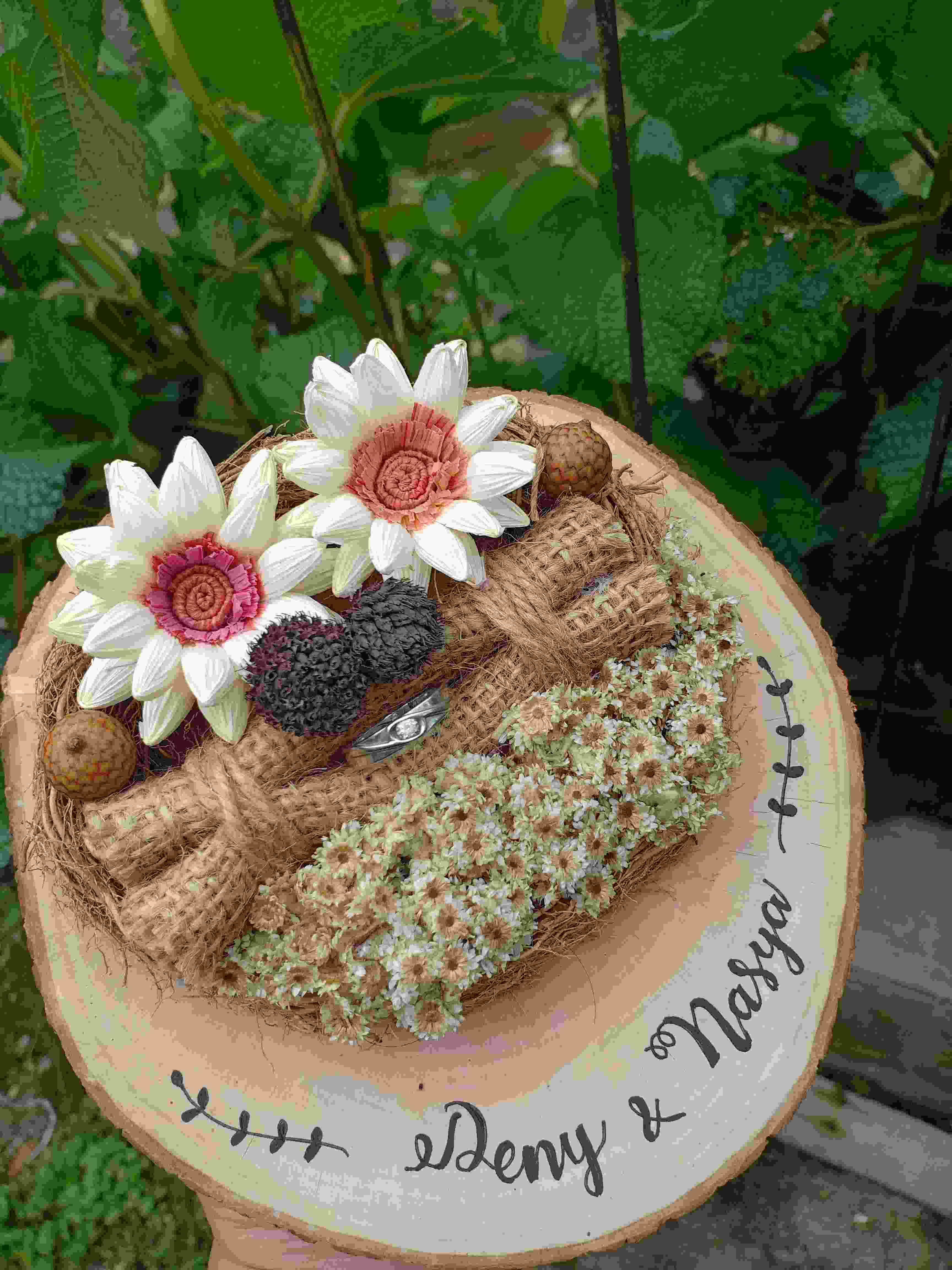 Ringbearer Rustic Akar