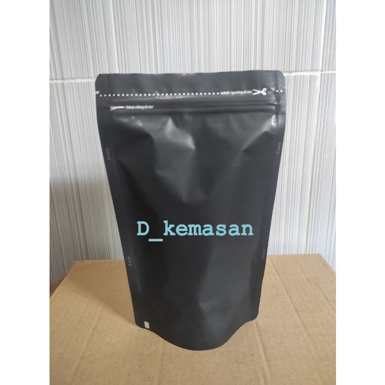Kemasan standing pouch super hitam doff 500 gram