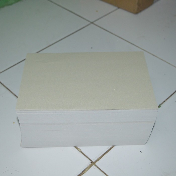 

Langsung Order Kertas Karton Jasmine Plasma Silver A5 Murah