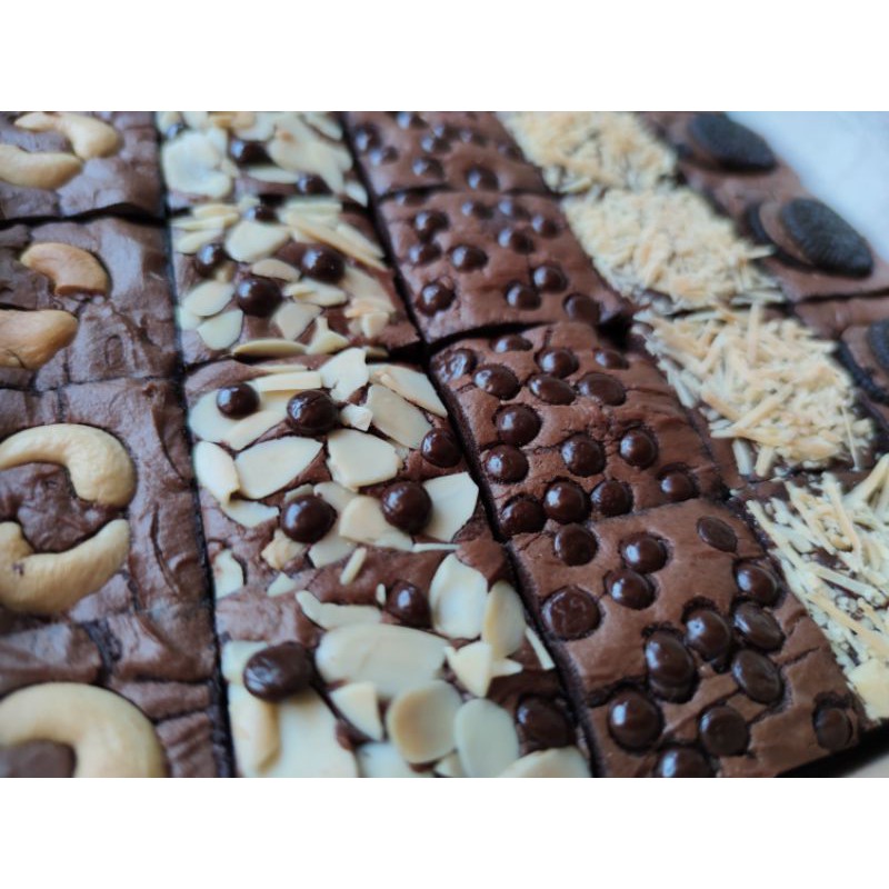 

BROWNIES PANGGANG / BROWNIES SKAT / FUDGY BROWNIES 20X20 MURAH